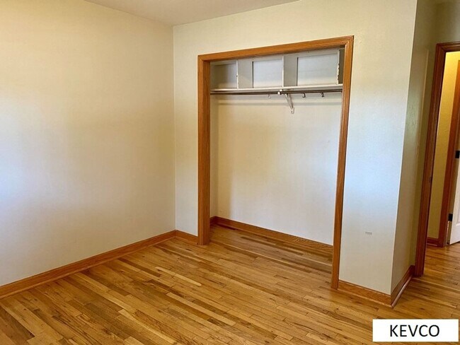 Building Photo - Awesome Four Bedroom Home by CSU Campus!