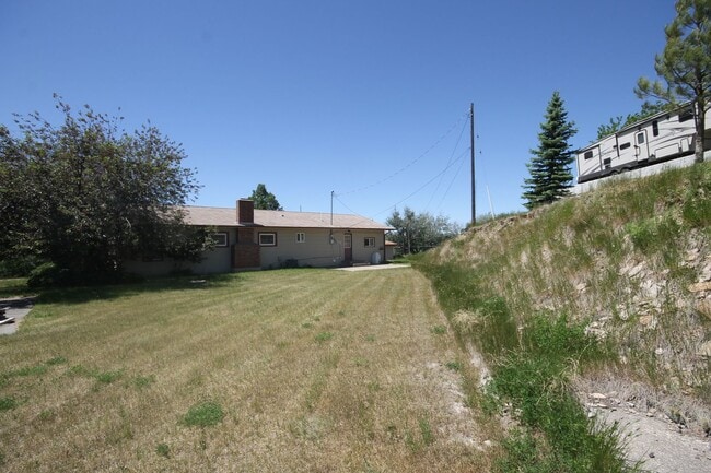 Building Photo - 3 Bedroom One Level with 2 Car Garage