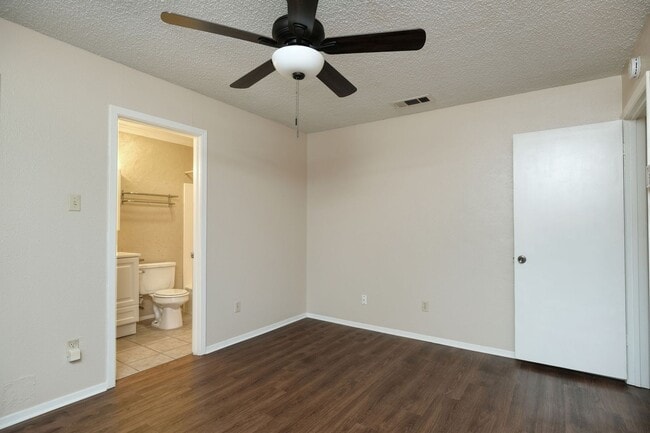 Building Photo - Awesome 3 Bedroom house in Anderson Mill with 2 Car Garage!