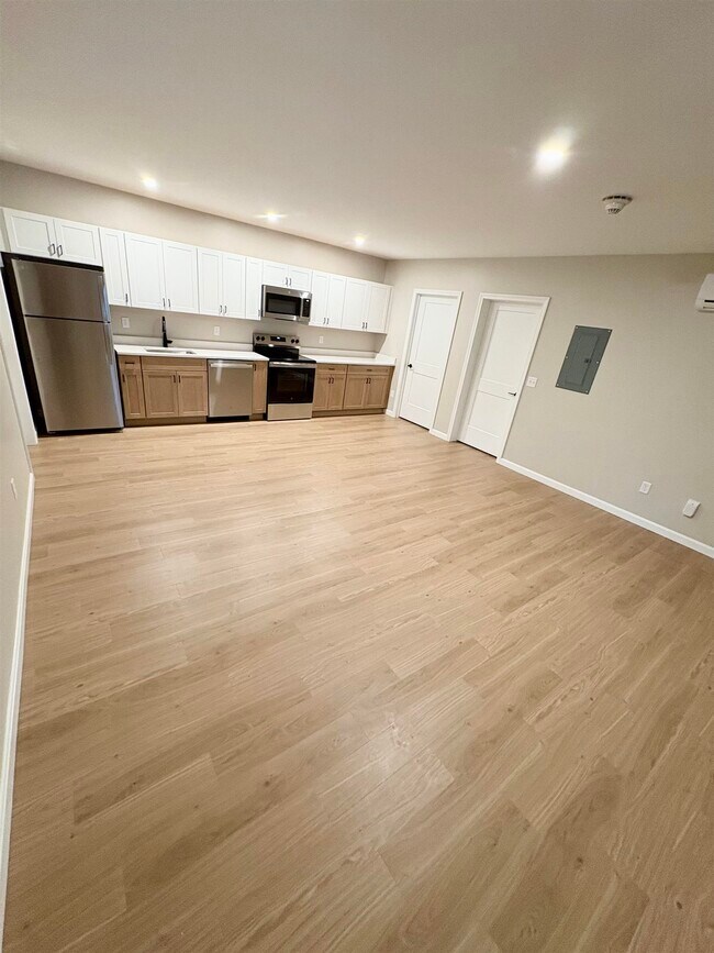 Building Photo - 15 Mountain Rd