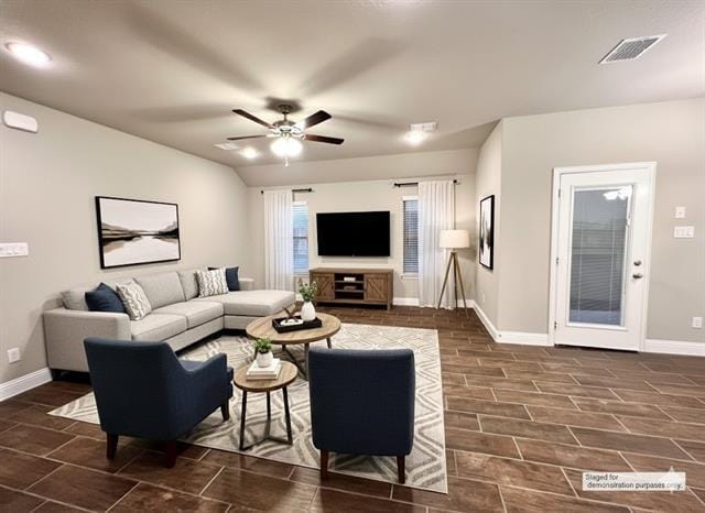 Building Photo - 537 Hillcrest Cir