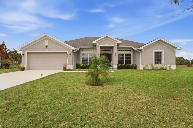 Building Photo - 5923 NW Brianna Ct