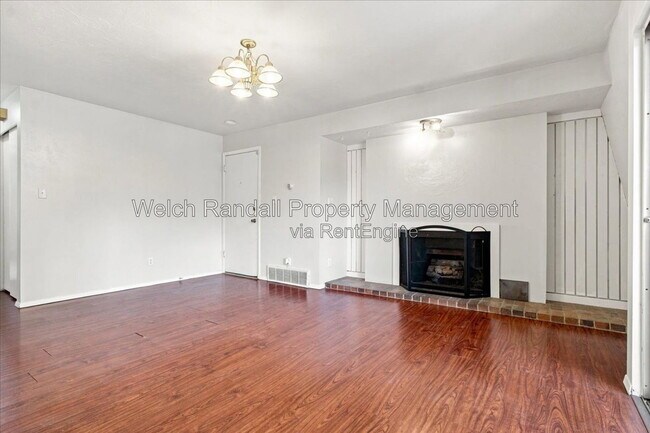 Building Photo - 5511 S Willow Ln