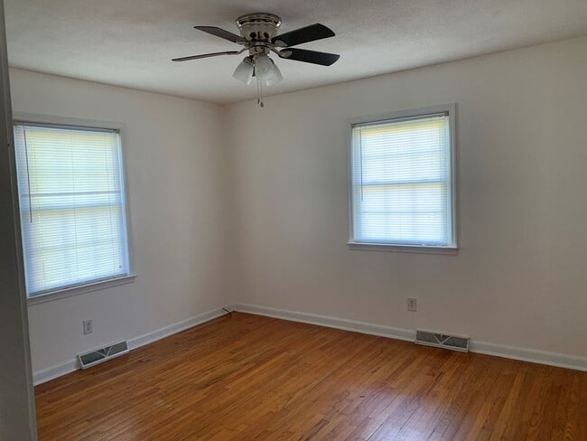 Building Photo - 23 Edith Dr