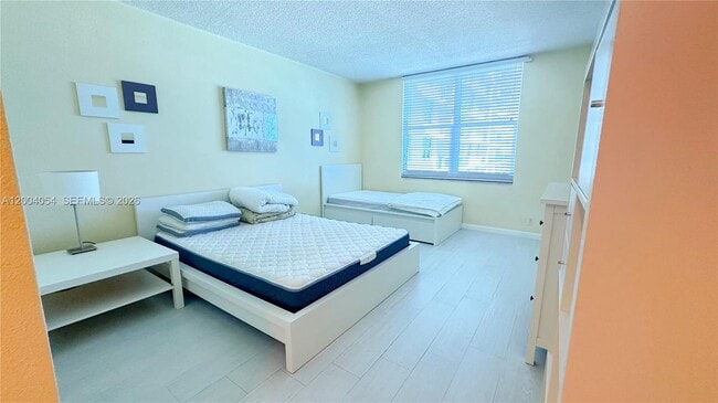 Building Photo - 2501 S Ocean Dr