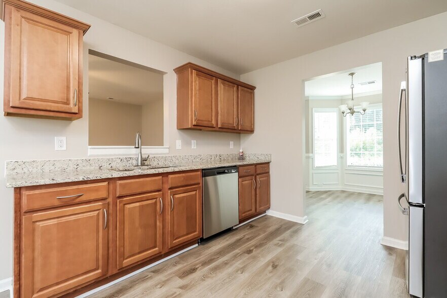 Building Photo - 1021 Bluecoat Cir