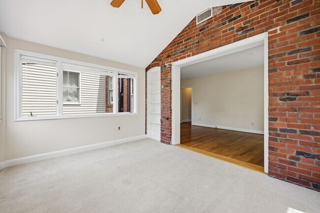 Building Photo - 1500 44th St NW