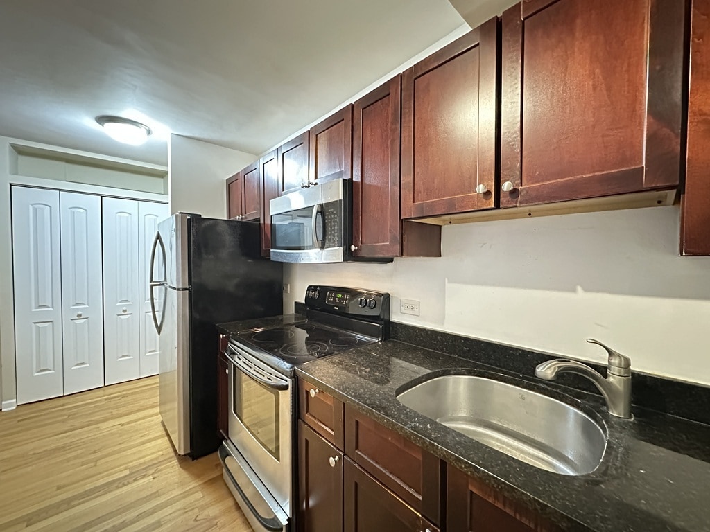 Building Photo - 4180 N Marine Dr