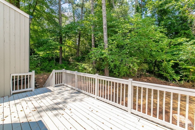 Building Photo - 3941 Kensington Dr