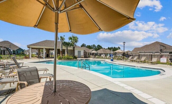 Building Photo - 4-Bedroom Home - Community Pool