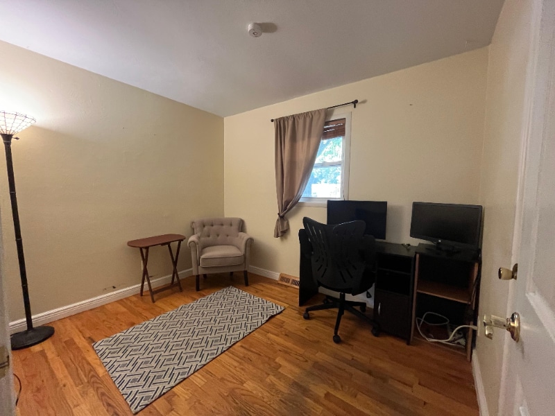 Building Photo - 2216 Delaware Dr