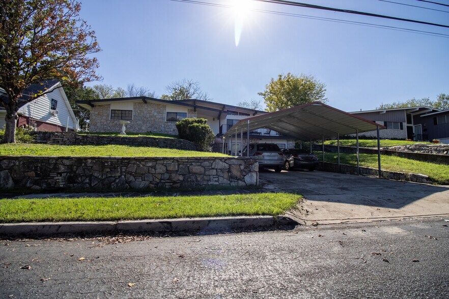 Primary Photo - 614 Barchester Dr