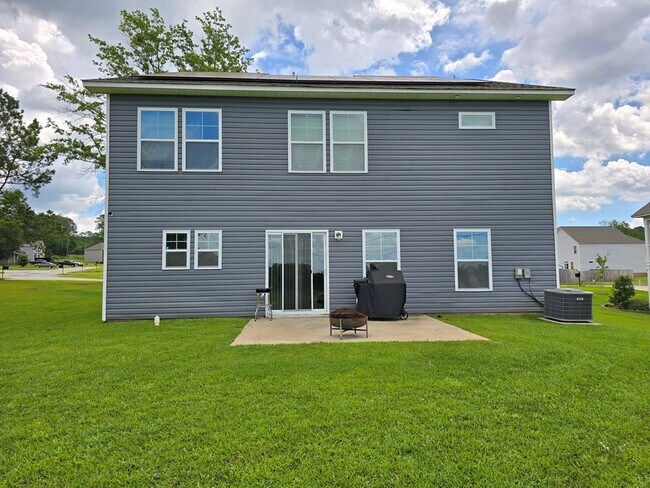 Building Photo - 2160 Alden Dr