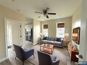 Building Photo - 242 Westminster Pl