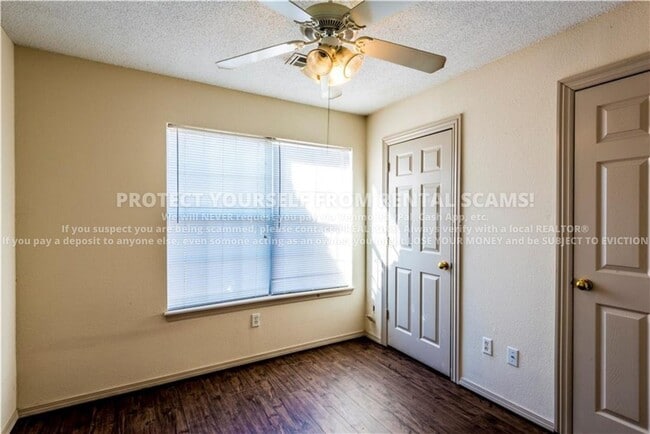 Building Photo - 1348 S Jasmine Ln