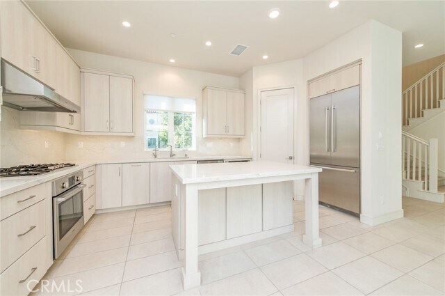 Building Photo - 111 Winnett