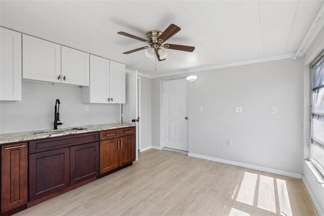 Building Photo - 5648 Saren Dr