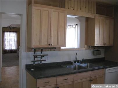 Building Photo - 228 Aspen Ave S