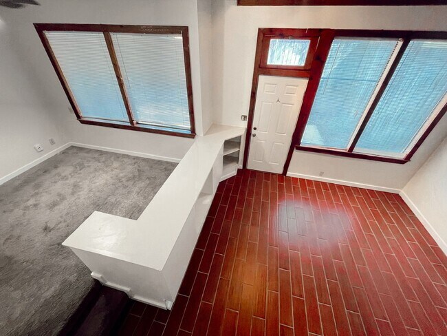 Building Photo - Beautiful studio with loft apartment for r...