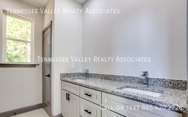 Building Photo - 7814 Lake Mountain Ln