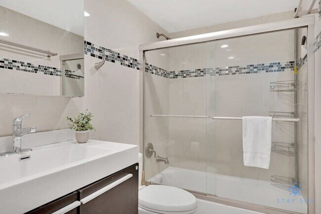 Building Photo - 3801 S Ocean Dr