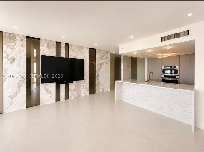 Building Photo - 16699 Collins Ave