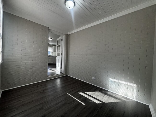 Building Photo - 516 Olivia Ln