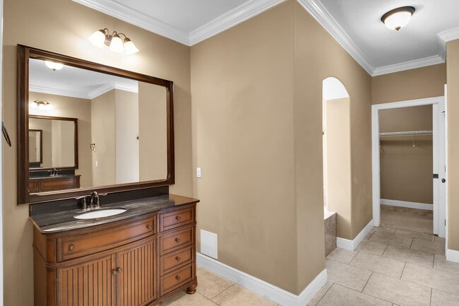 Building Photo - 6791 Flintwood St