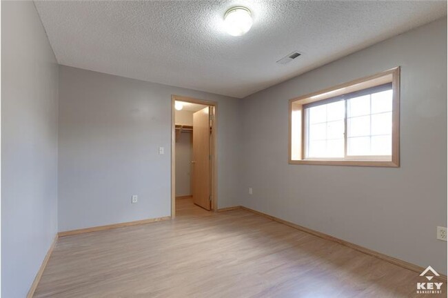 Building Photo - 11316 W Westport St