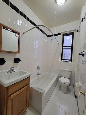 Building Photo - 1 bedroom in BRONX NY 10456