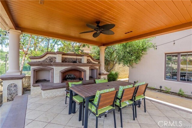 Building Photo - 15 Shadowcast