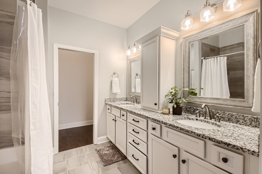 Oversized Vanity with extra cabinetry! - 1608 Hampshire Plz