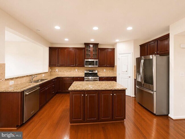 Building Photo - 22605 Winding Woods Way