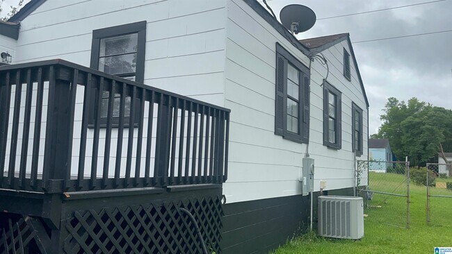 Building Photo - 2026 Princeton Ave SW