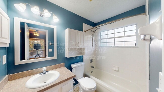 Building Photo - 281 Village Green Ave