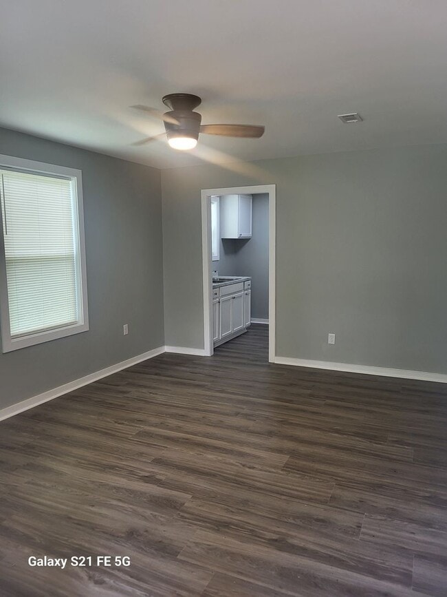 Building Photo - Duplex