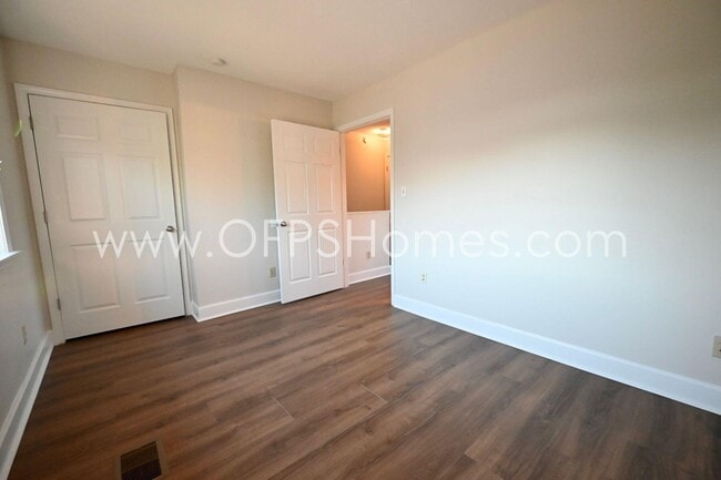 Building Photo - 710 Legion Dr