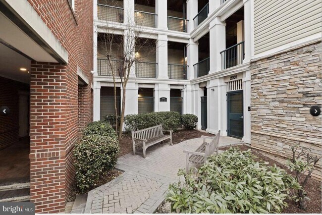 Building Photo - 2465 Army Navy Dr