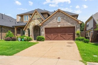 Building Photo - 1204 E Shawnee Dr