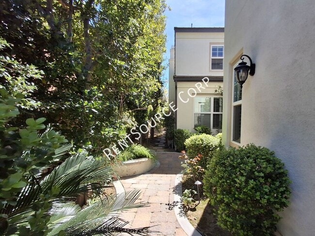 Building Photo - 27046 Maple Tree Ct