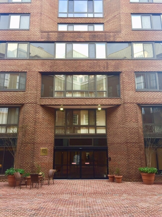 Building Photo - 1077 30th St NW