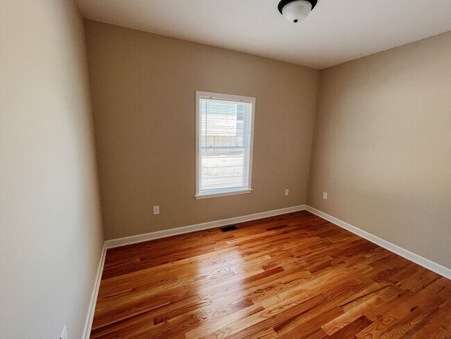 Building Photo - Brand New 3 Bed, 2 Bath One-Level Townhome