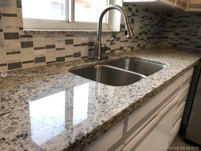 Building Photo - 2246 W 74th St