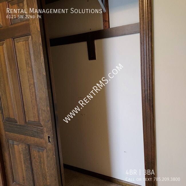 Building Photo - 6121 SW 22nd Park