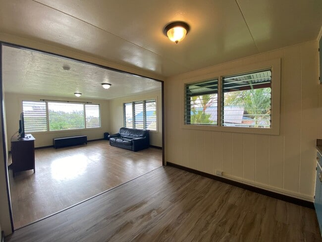 Building Photo - Hakalau