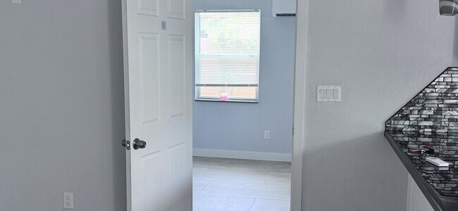 Building Photo - 731 46th St