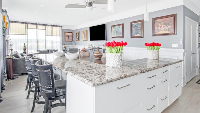 Building Photo - 145 Riverhaven Dr