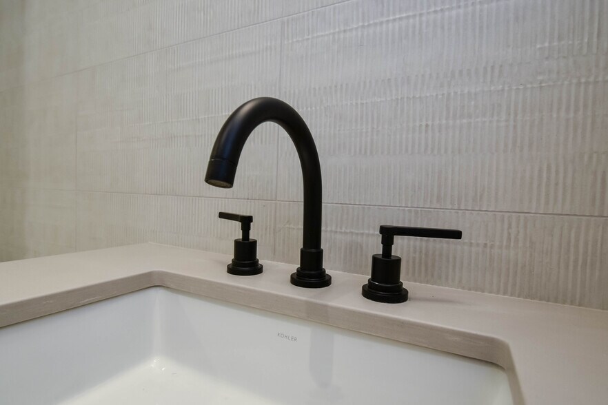 Building Photo - 116 Sherman St