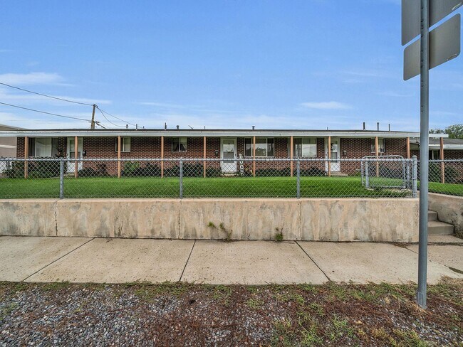 Primary Photo - 65 W 200 N