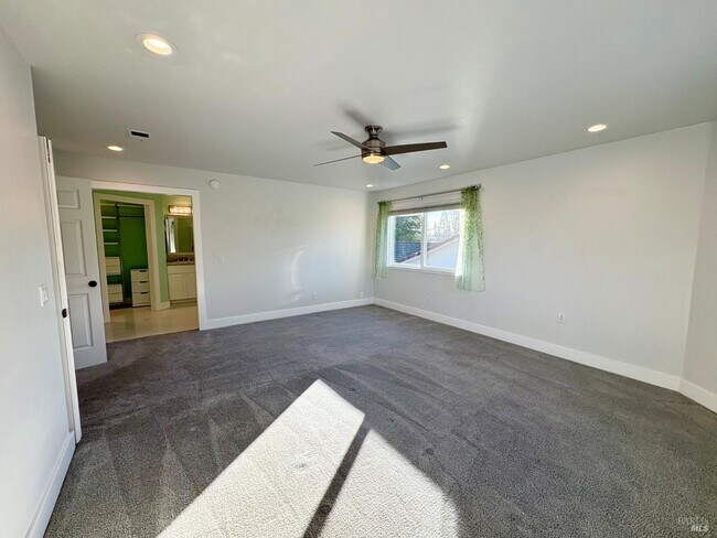 Building Photo - 5705 Davis Cir